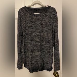 Banana Republic XL Long Sleeve Curved Hem shirt